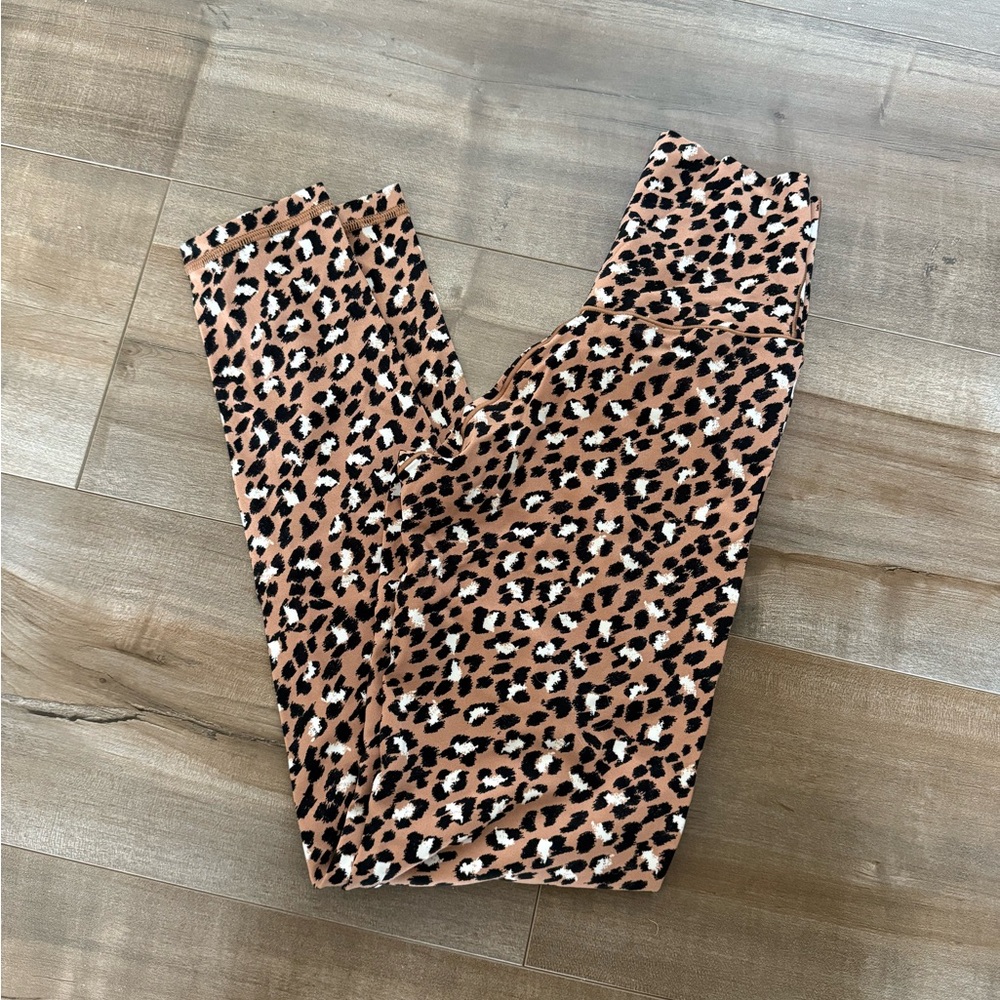 OFFLINE By Aerie Real Me High Waisted Crossover Leopard Leggings - Picture 3 of 8